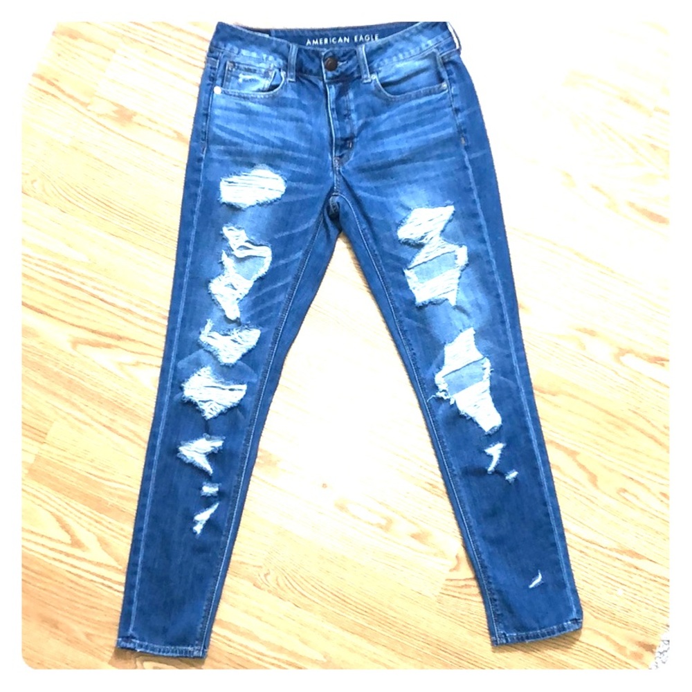 American Eagle Distressed 5 pocket Jeans